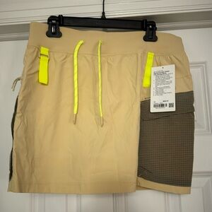 Lululemon multi pocket cargo hiking skirt size 12 BNWT